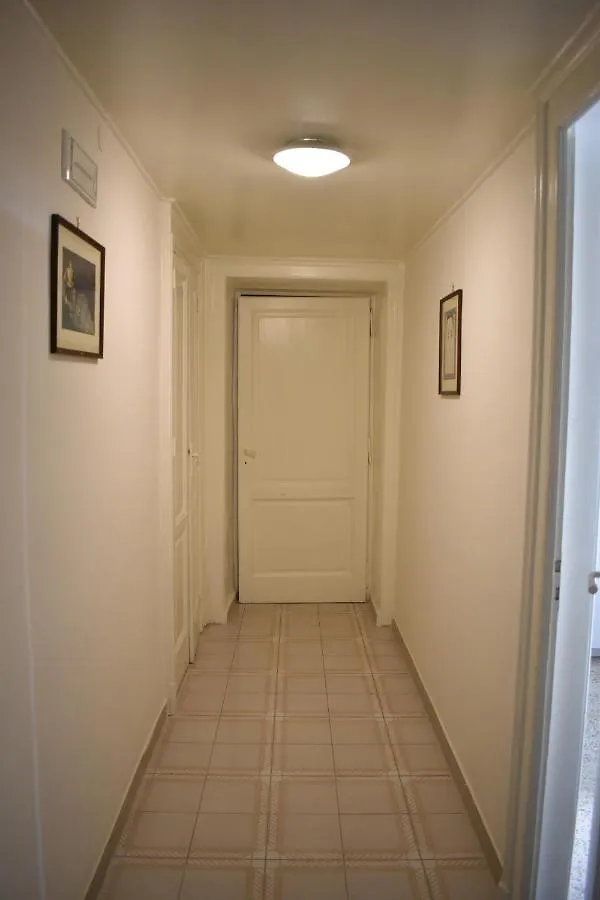 La Napoli Di Zia Lina Apartment 0*, Naples